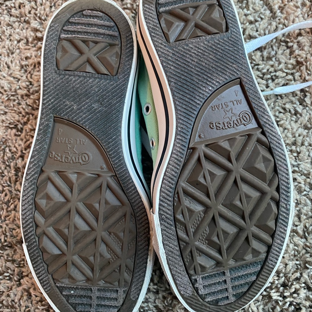 Converse shoes - Picture 8 of 8